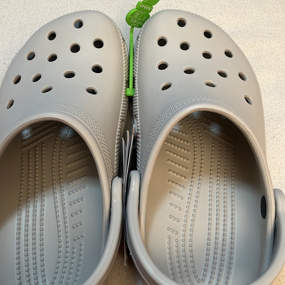 Crocs - Picture 8 of 10